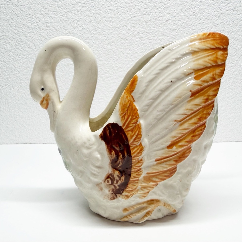 Vintage Occupied Japan Ceramic Swan Vase Planter - Picture 2 of 8
